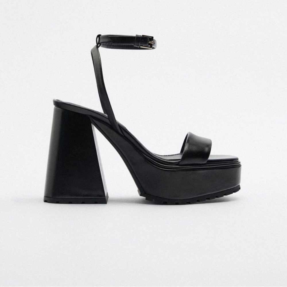 LIKE NEW Zara Black Platform Heeled Sandals Chunky Thick Heel Strap